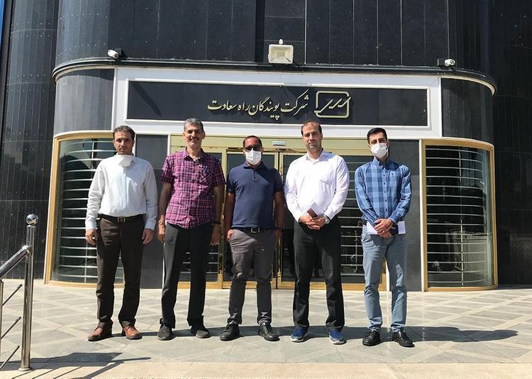 تحویل تجهیزات پزشکی اهدایی کافه بازار و دیوار به بیمارستان تحویل تجهیزات پزشکی اهدایی کافه بازار و دیوار به بیمارستان های تهران و سنندج