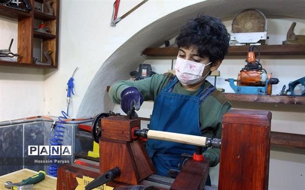 پارسا قاضی؛ کم سن ترین هنرمند شاخص بین المللی در رشته هنرهای سنتی چوبی